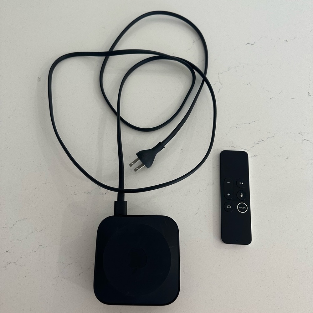 Apple TV - Picture 3 of 6
